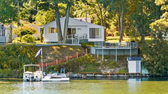 Lake Cottage on Waneta Lake property photo 1