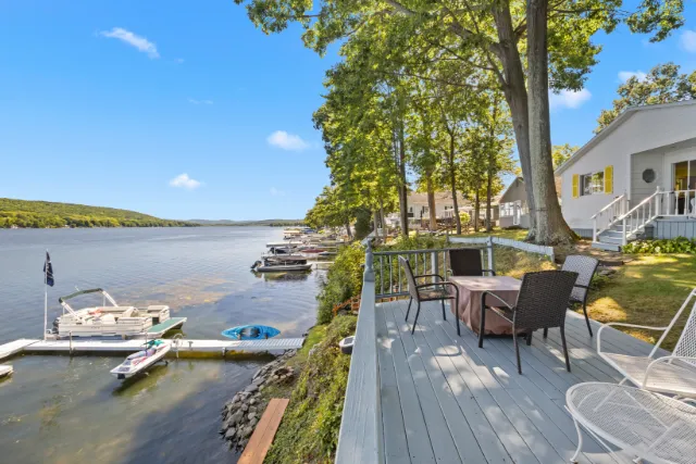 Lake Cottage on Waneta Lake property photo 9