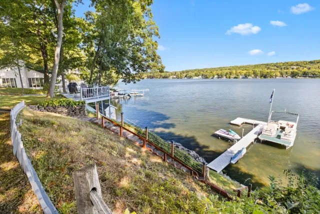 Lake Cottage on Waneta Lake property photo 14